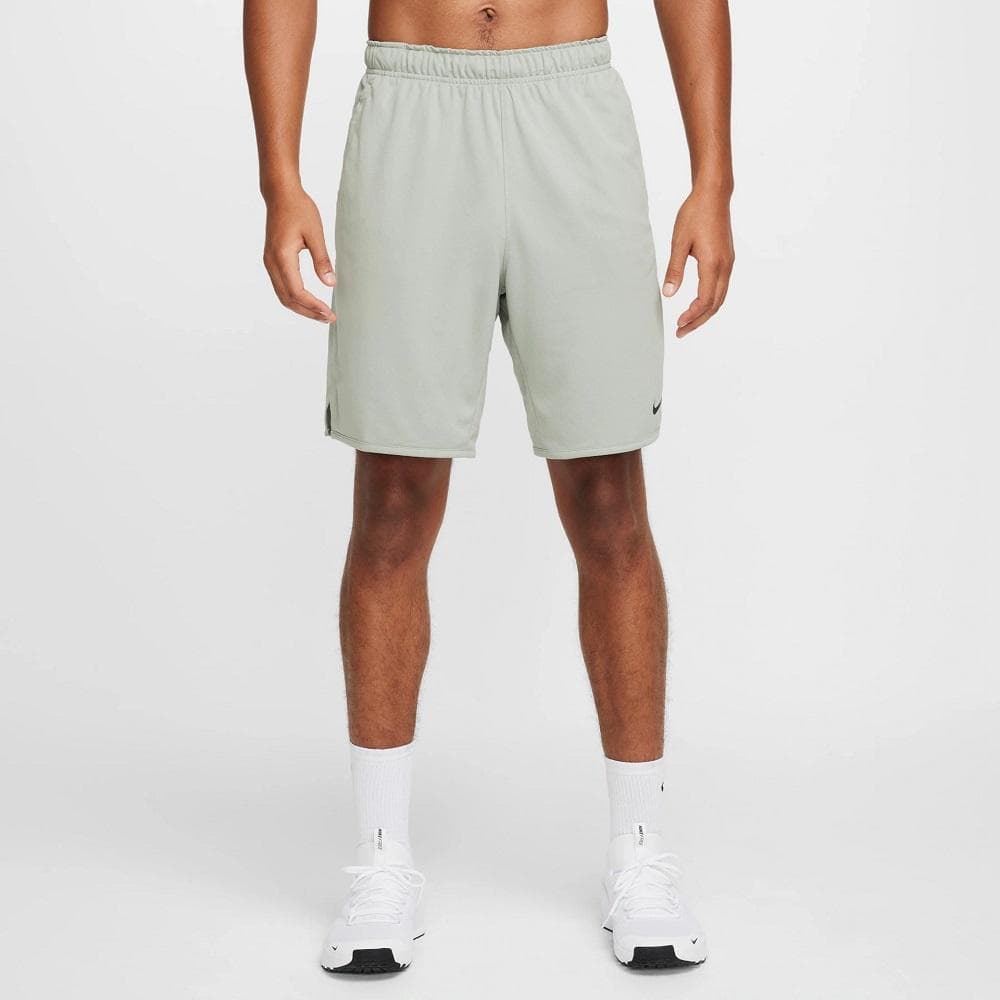 SHORTS NIKE TOTALITY KNIT 9 IN MASCULINO REF:DV9328 — BEGE